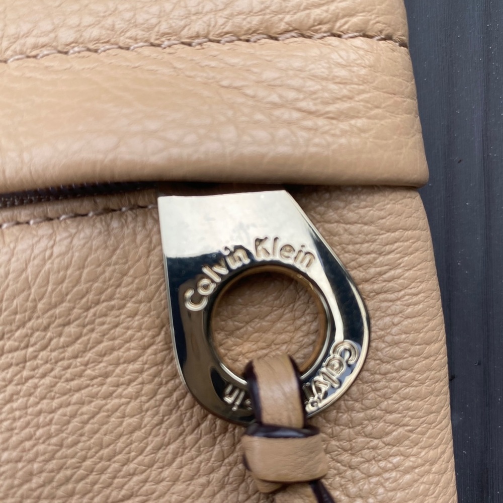 Calvin Klein Crossbody - Picture 3 of 4